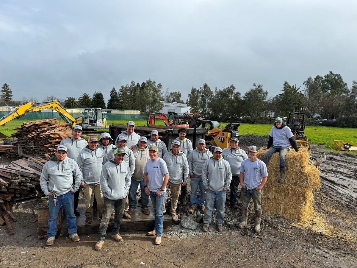 Employee_Group_Photo